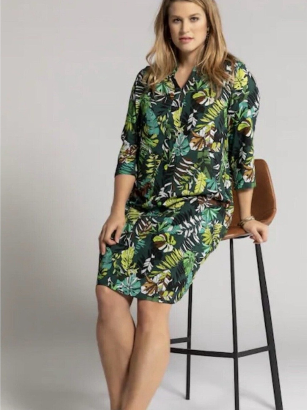 Green Tropical Print Shift Dress